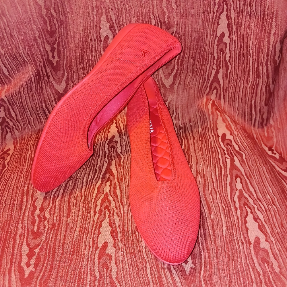 VIVAIA Red Round Toe Loafers Flats Women's Size EU 39